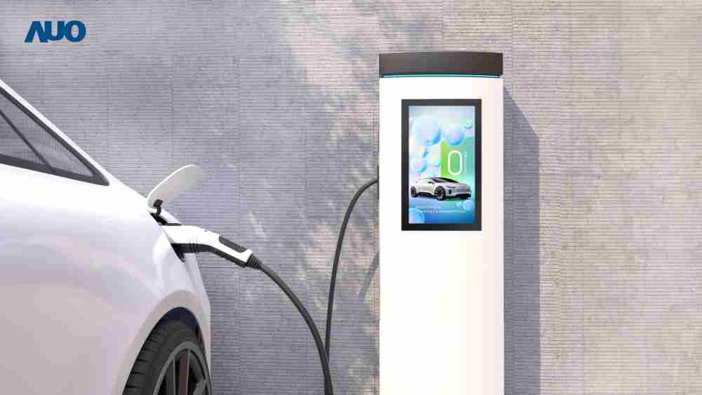 友達〝EVSE車用充電樁解決方案〞專為電動汽車充電樁設計，，，具有高亮度、、克服戶外艱難環境的耐溫、、耐紫外線等特性，，，，並搭載散熱性及擴充性強的高效能工業電腦，，，可實現人機互動訴求，，如資訊顯示、、、支付等應用